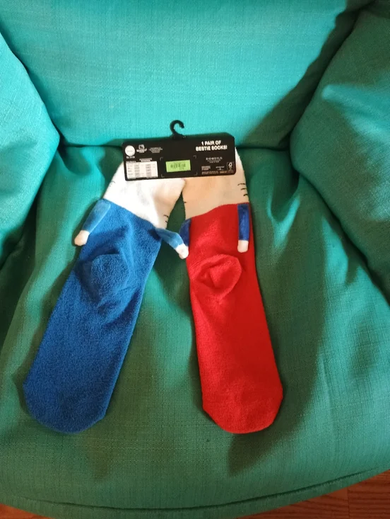 NEW Hello Kitty Socks - Picture 3 of 4